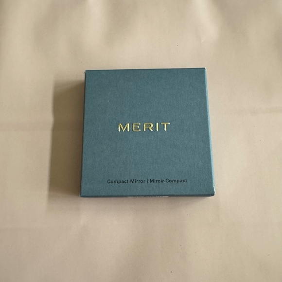 NEW Merit Compact Mirror - Picture 1 of 2